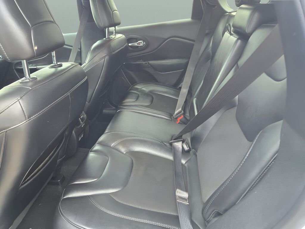 2021 Jeep Cherokee Altitude - Photo 12