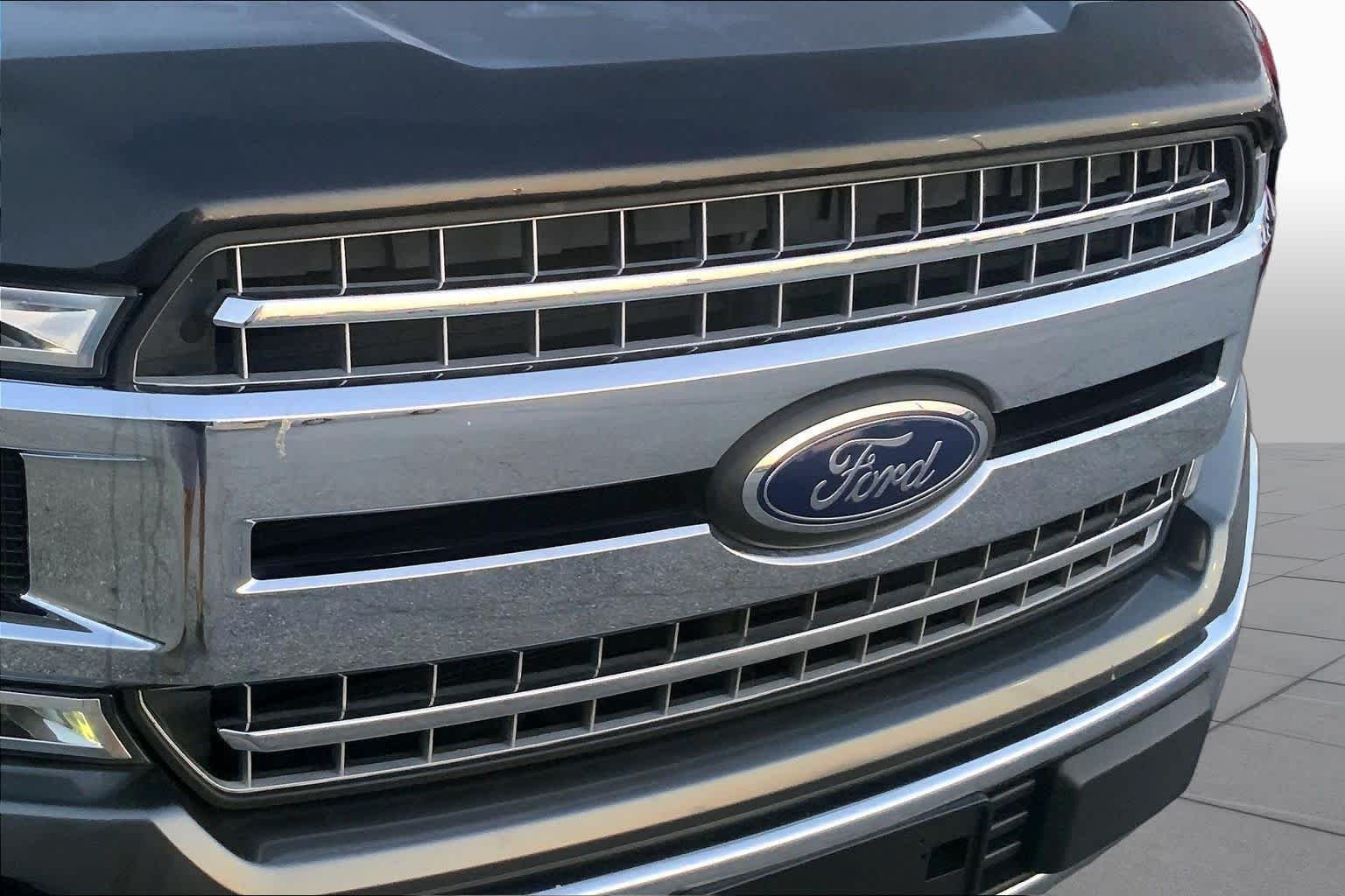Used 2018 Magnetic Metallic Ford XLT image 27
