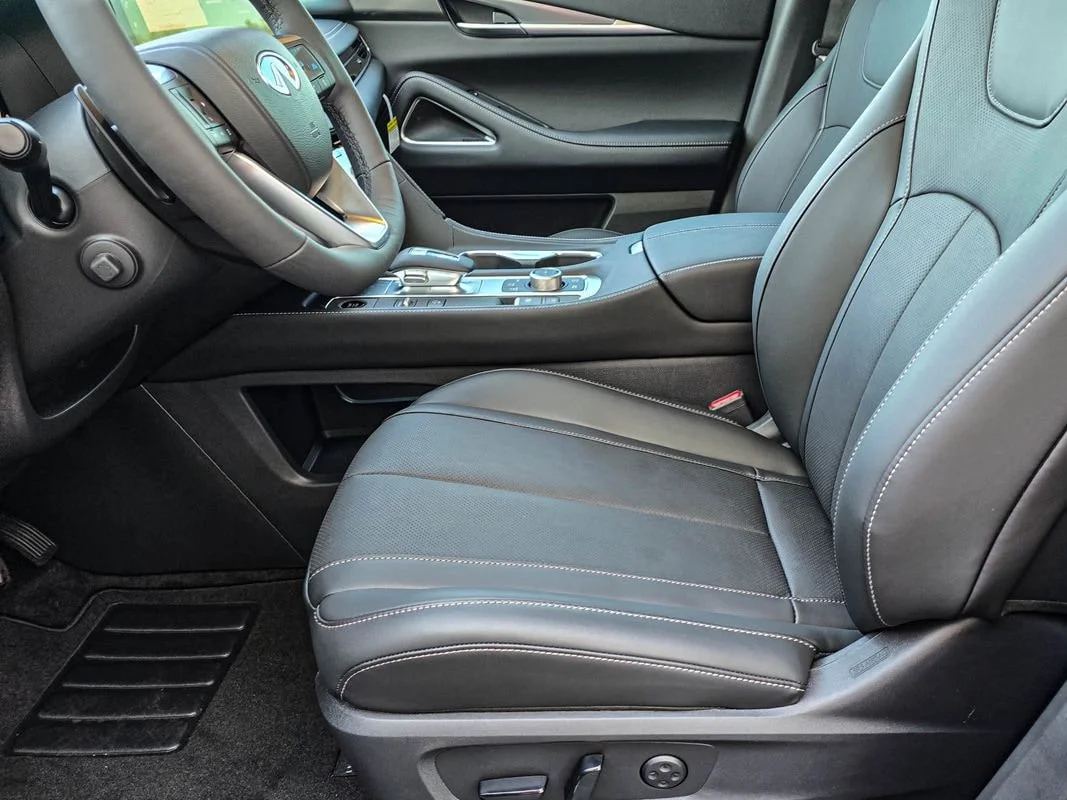 New 2027 MINERAL BLACK INFINITI Luxe AWD image 14