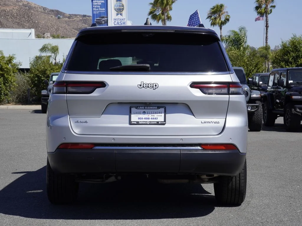 Used 2024 Silver Jeep Limited image 4