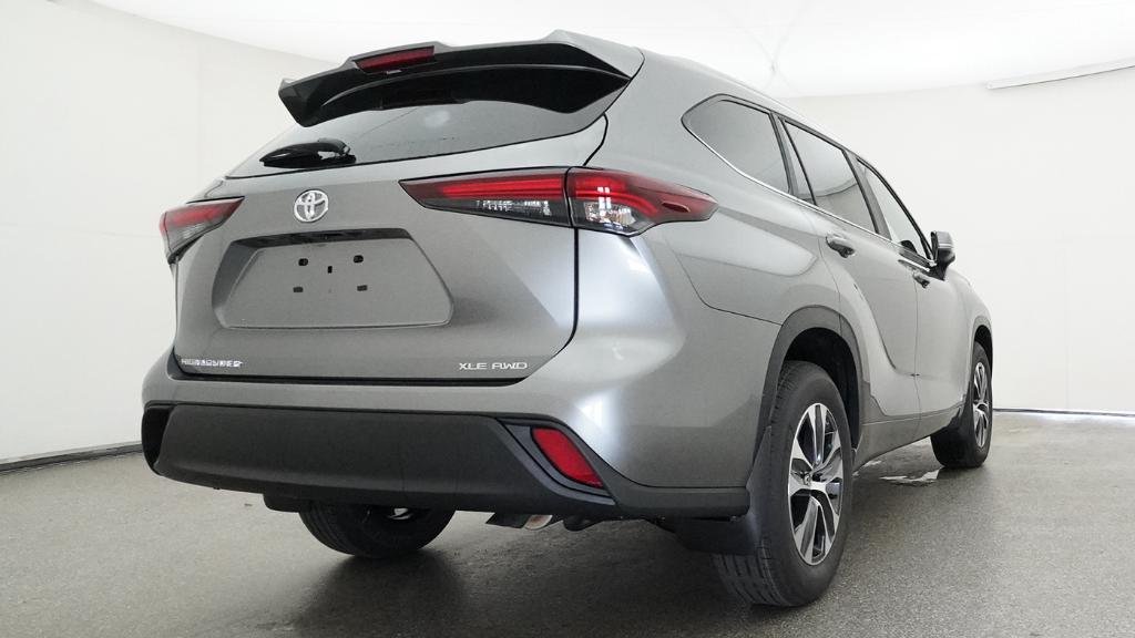 New 2026 Heavy Metal Toyota XLE image 12