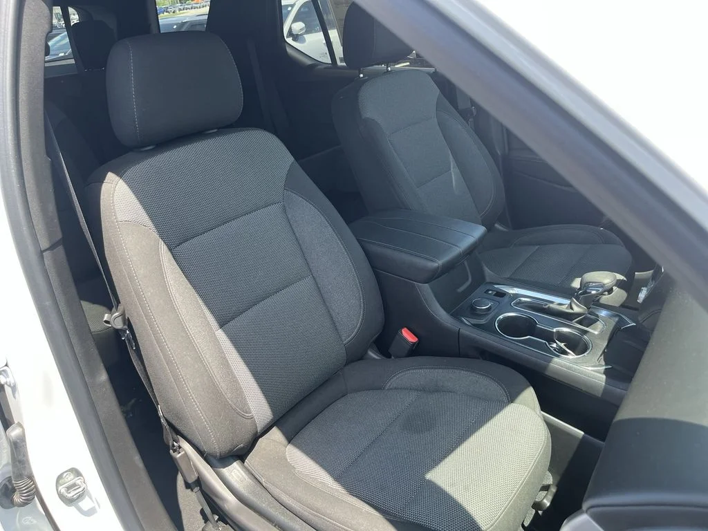 Used 2023 White Chevrolet LT image 31