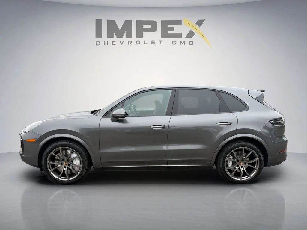 Used 2022  Porsche Turbo image 3