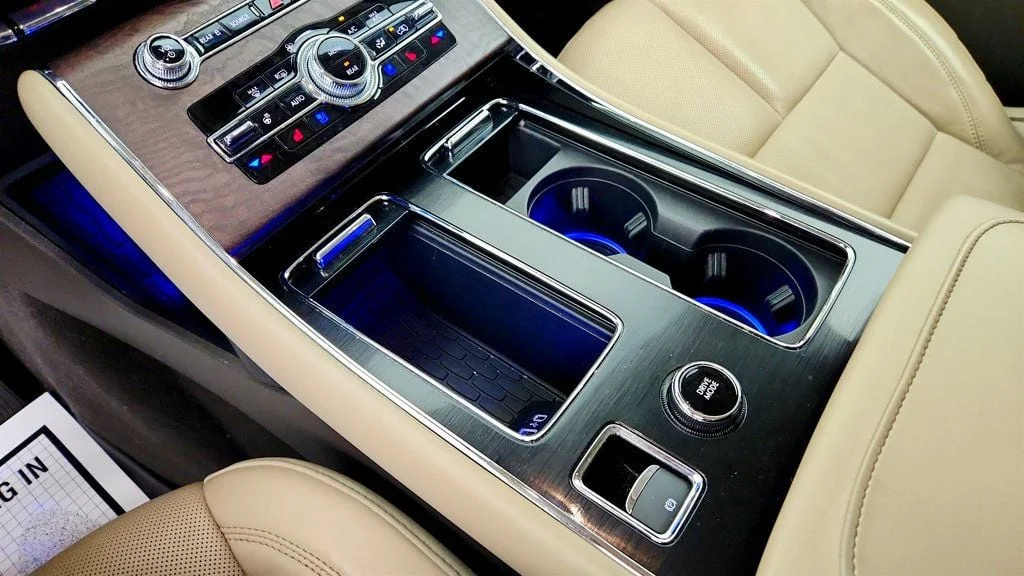Used 2021 Ceramic Pearl Lincoln Reserve AWD w/ Elements Package Plus image 16