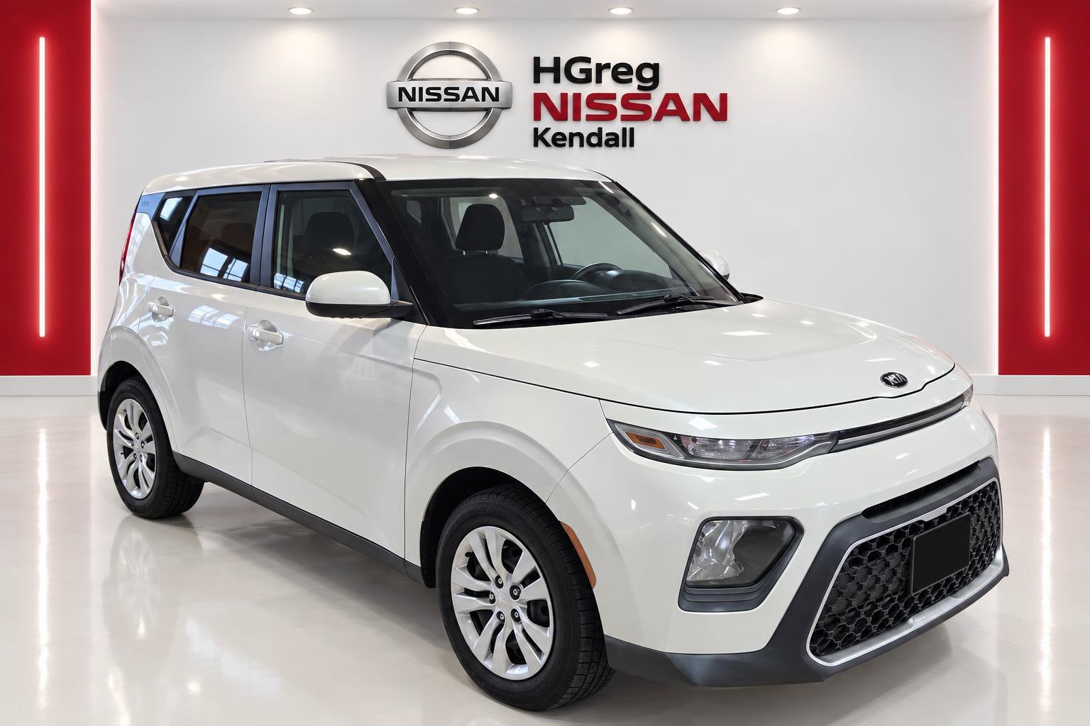 Used 2021 White Kia LX image 3