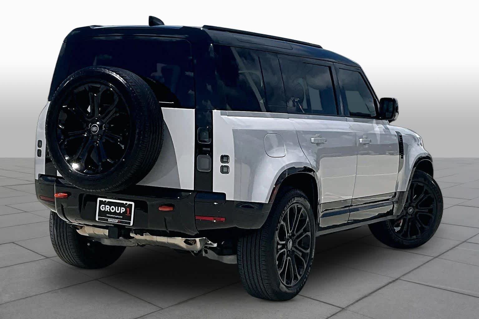 Used 2026 Borasco Grey Metallic Land Rover X image 12