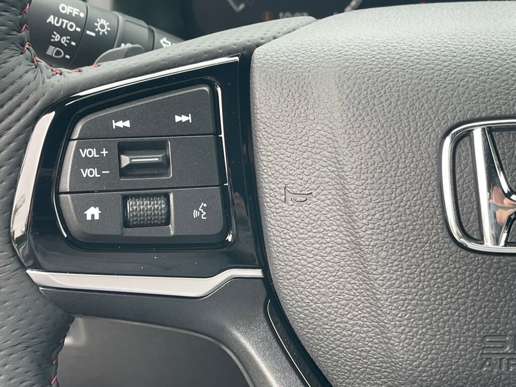 New 2026 Platinum White Pearl Honda Black Edition image 16