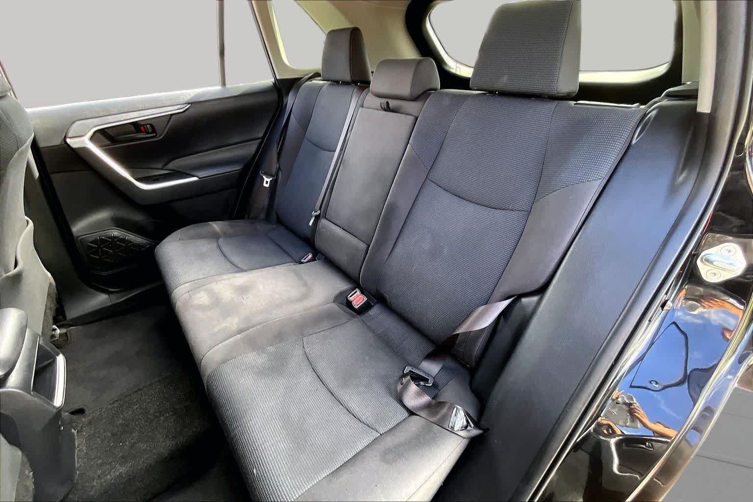 Used 2019 Midnight Black Metallic Toyota LE image 21