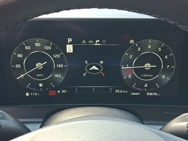 Used 2023 Red Kia X-Pro Prestige image 11