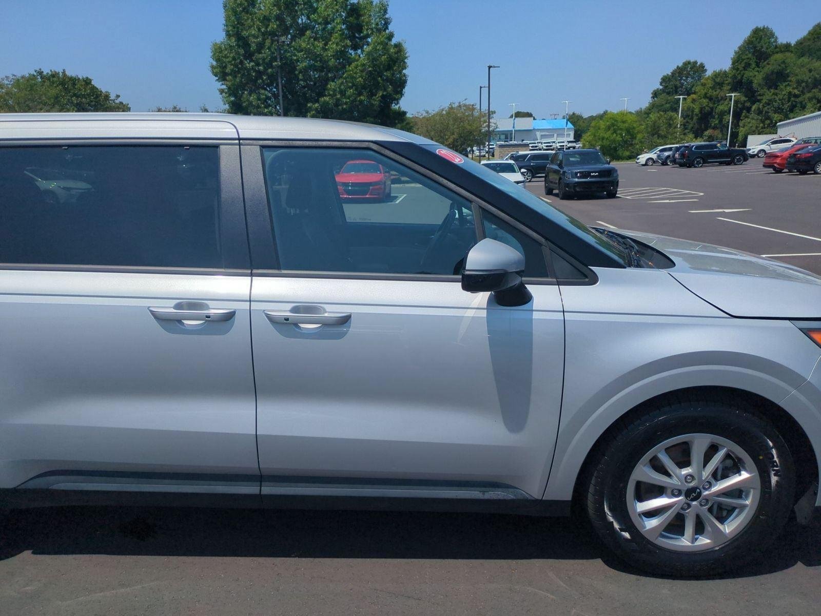 Used 2022 Silky Silver Kia LXS image 38