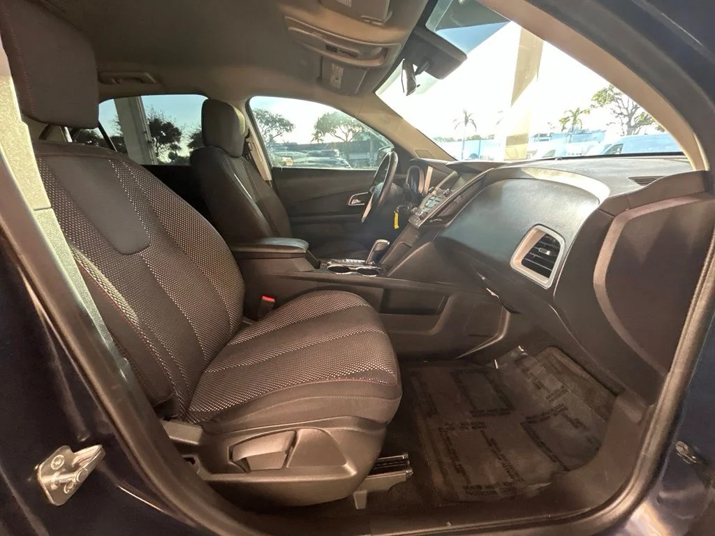 Used 2015 Blue Velvet Metallic Chevrolet LT image 20