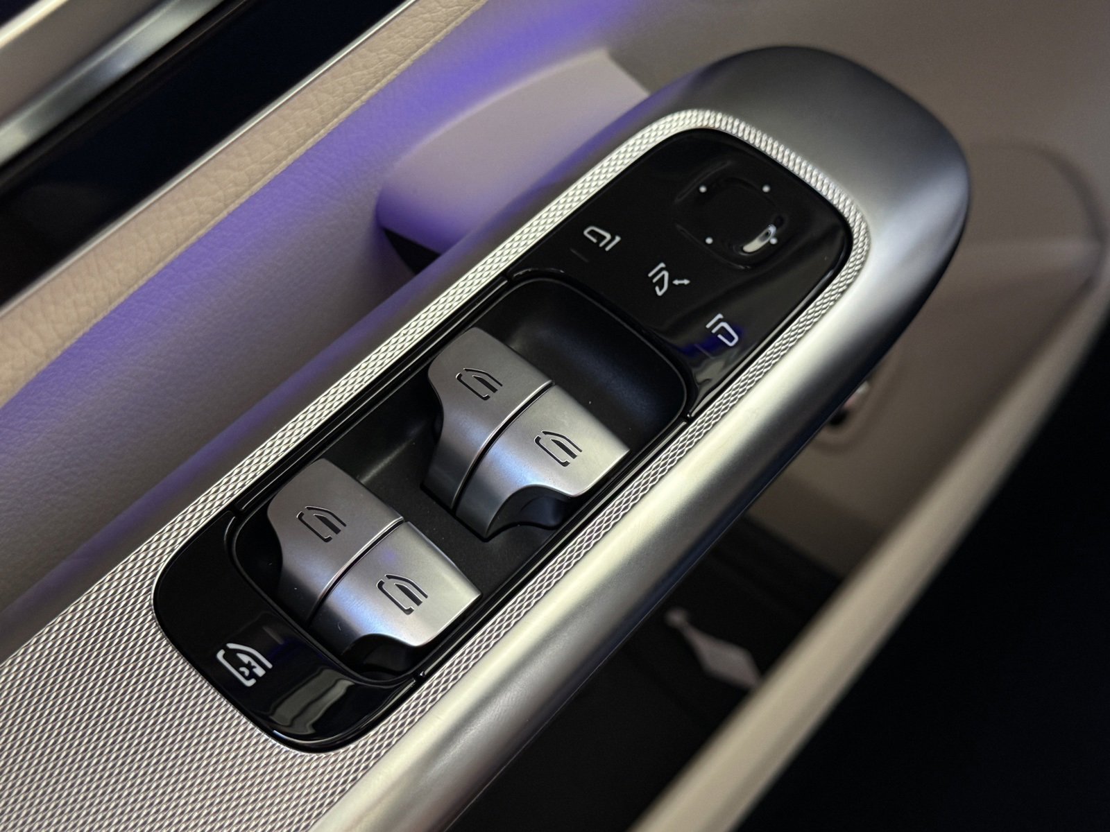 New 2026 Cirrus Silver Metallic Mercedes-Benz GLC 300 image 44