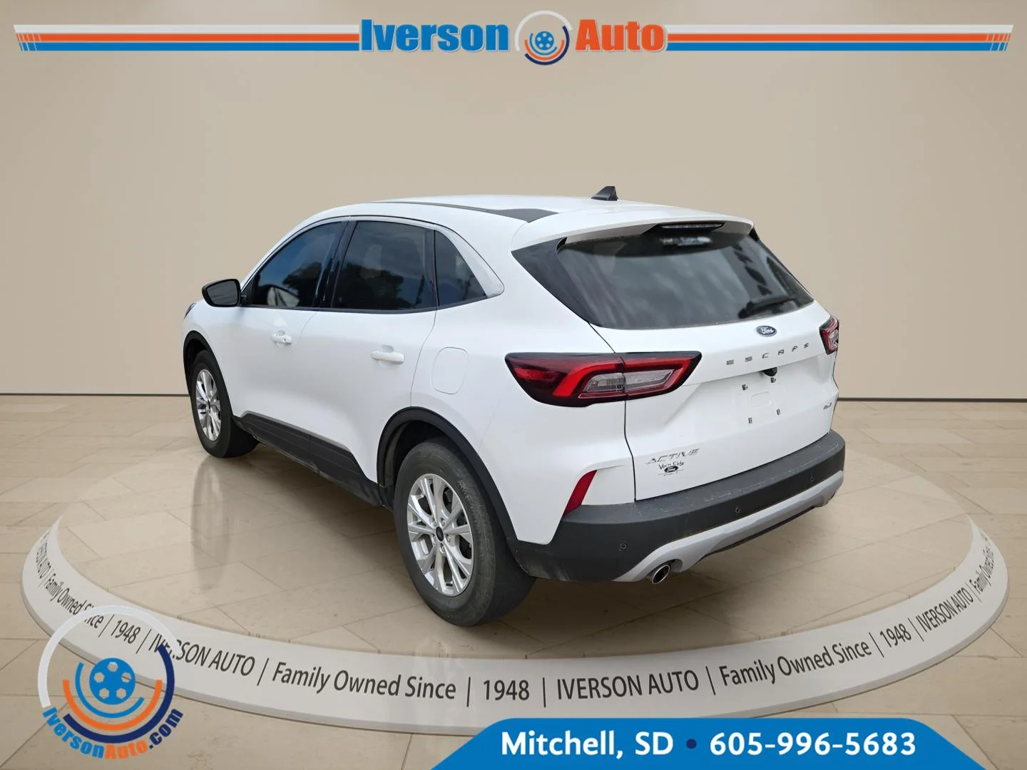 Used 2023 Oxford White Ford Active image 5