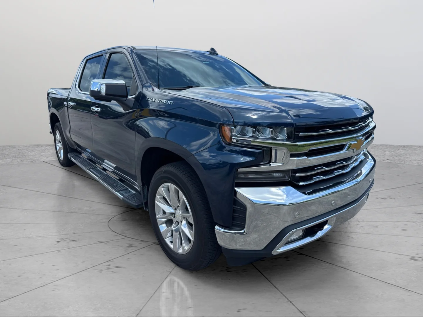 Used 2019 Northsky Blue Metallic Chevrolet LTZ image 42