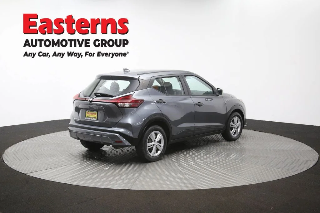 Used 2023 Gray Nissan S image 39