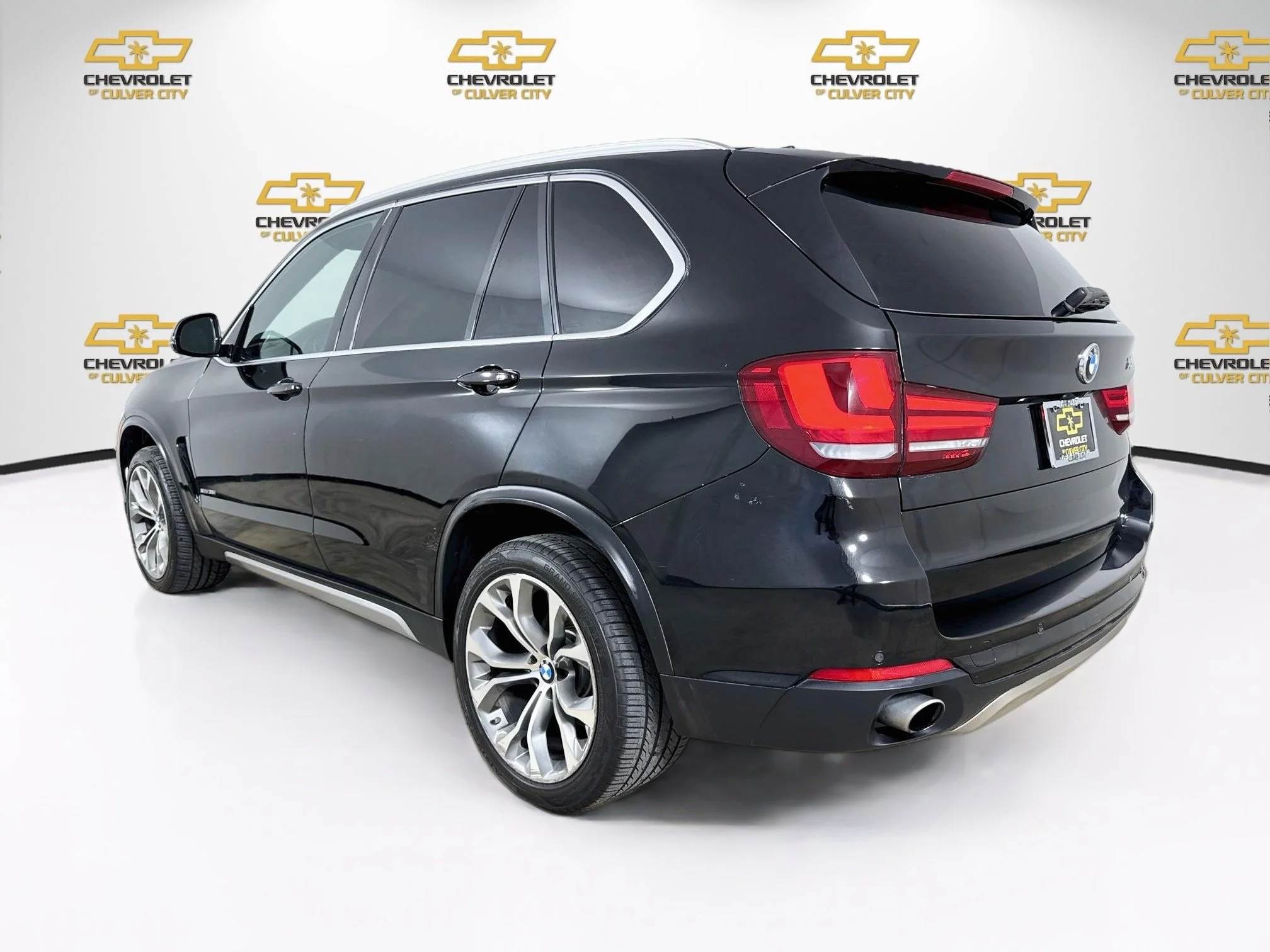 Used 2017  BMW sDrive35i image 6