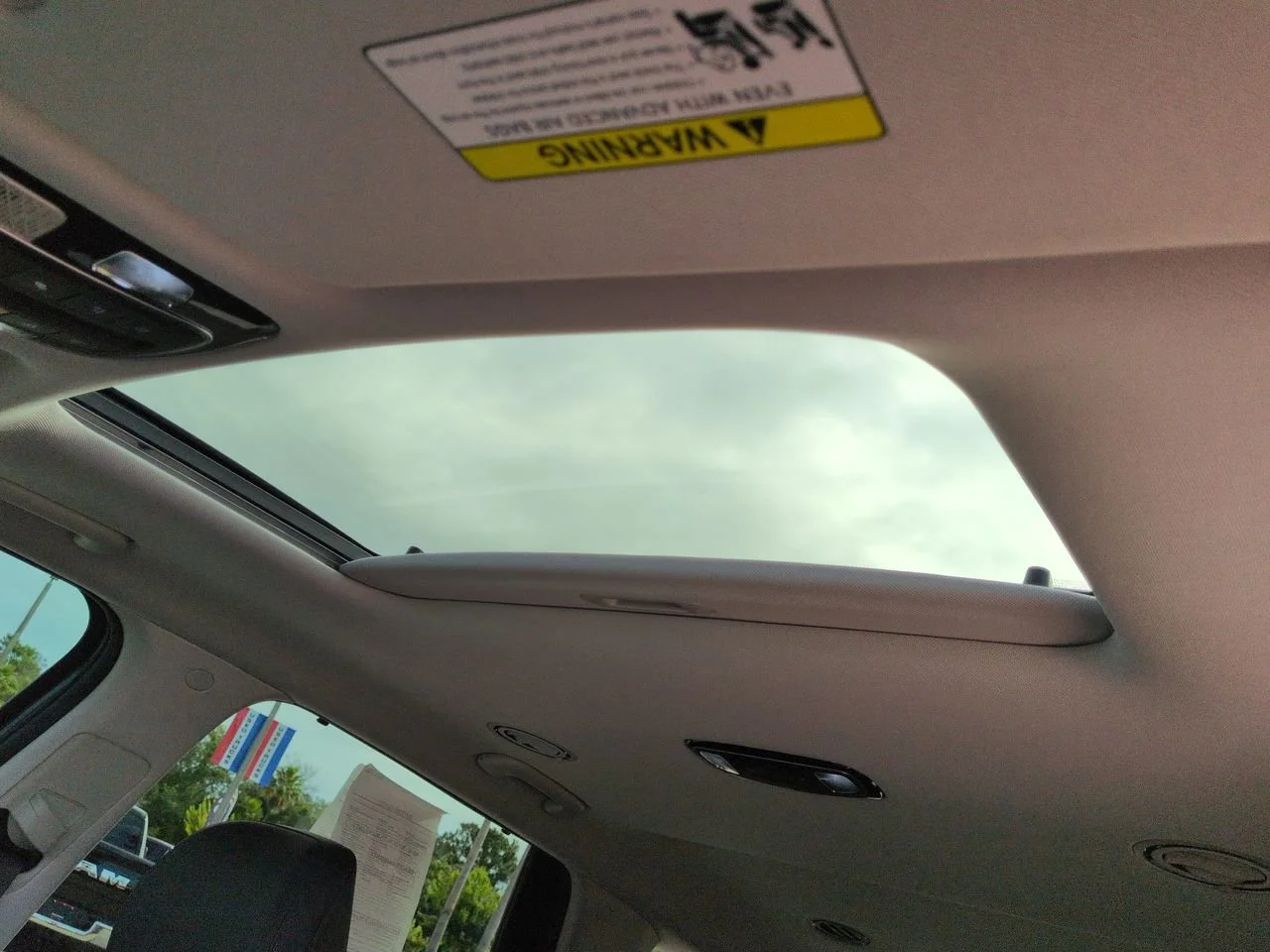 Used 2025 Gray Hyundai SEL Premium 7P image 19