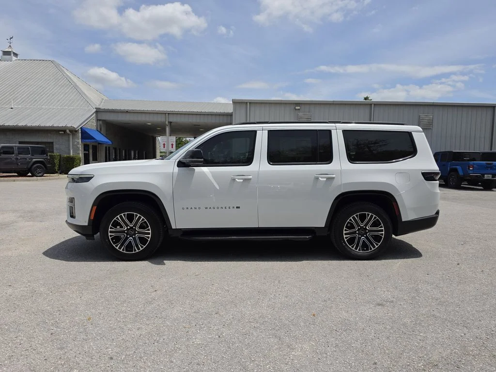 New 2026 Bright White Clear-Coat Exterior Paint Jeep  image 6