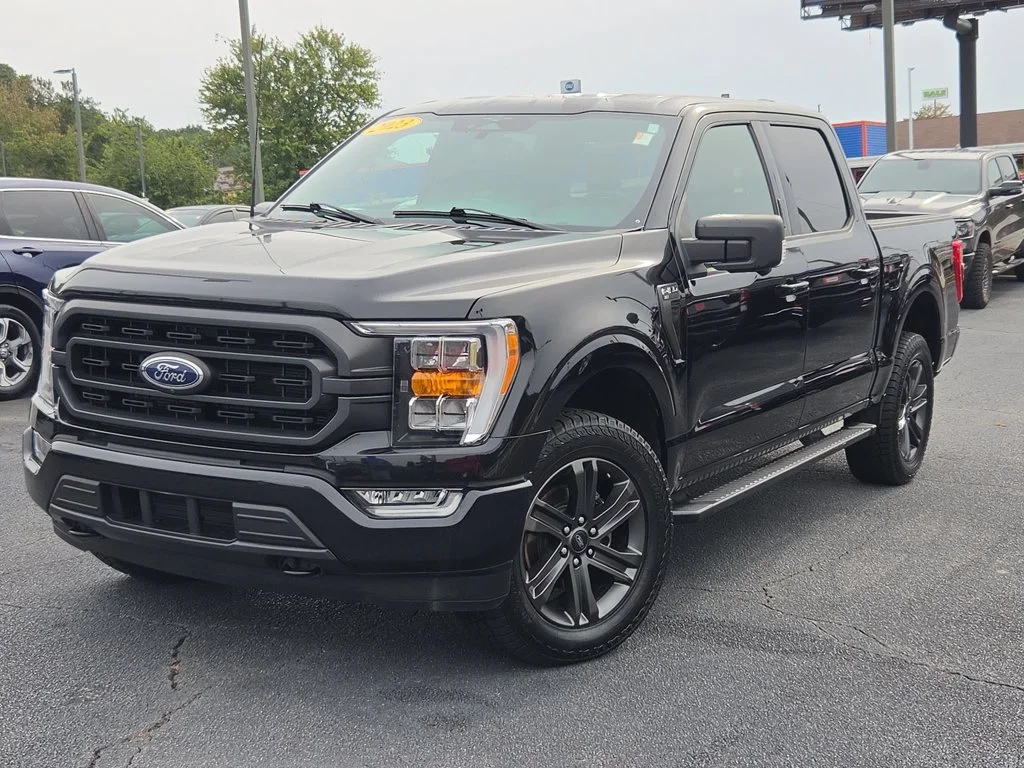 Used 2023  Ford XLT image 1