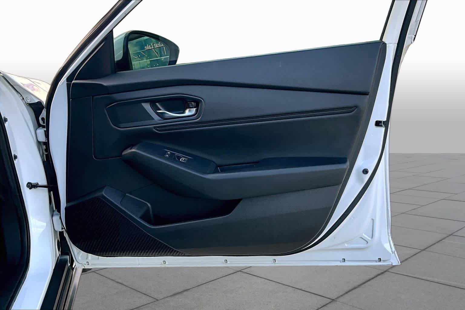 Used 2023 Platinum White Pearl Honda EX image 20