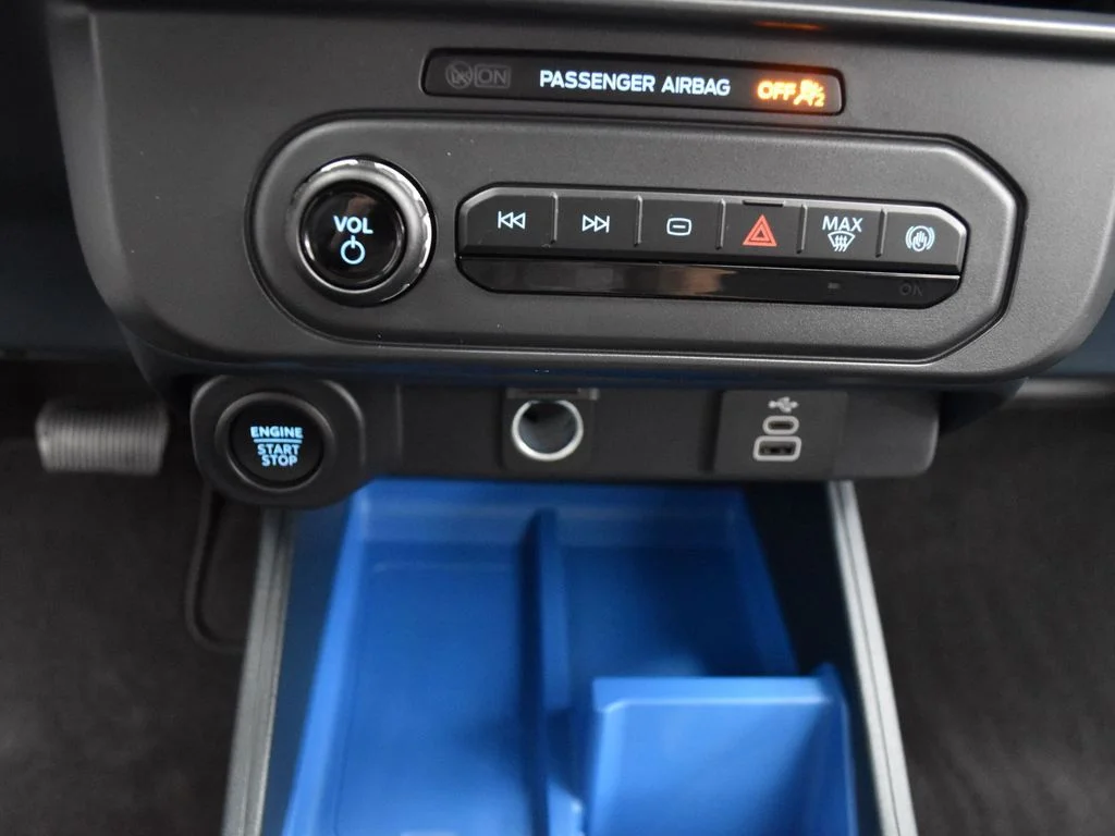 New 2025 Beige Ford XLT image 19
