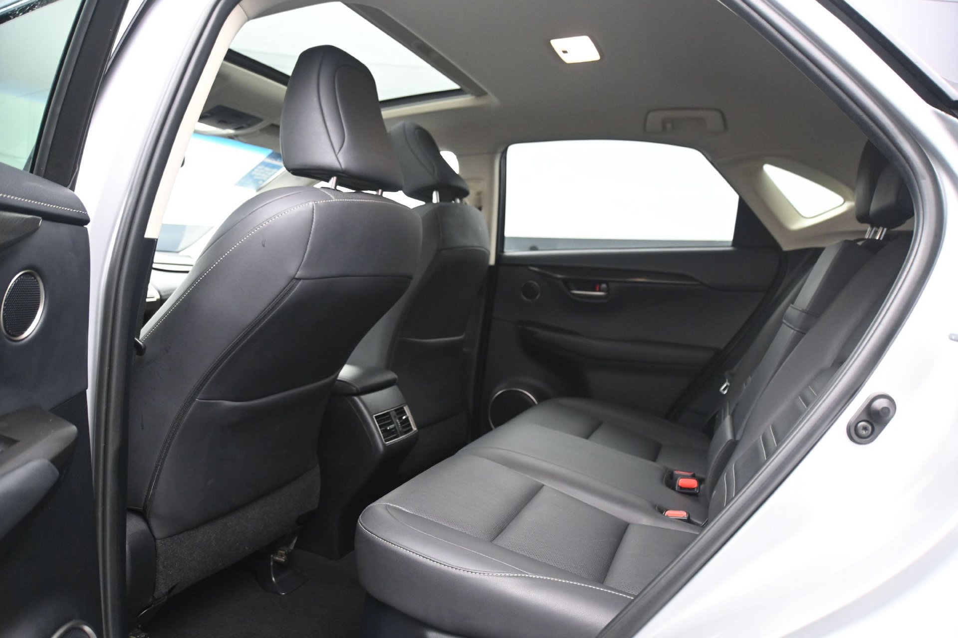 Used 2015 Silver Lexus 200t image 20
