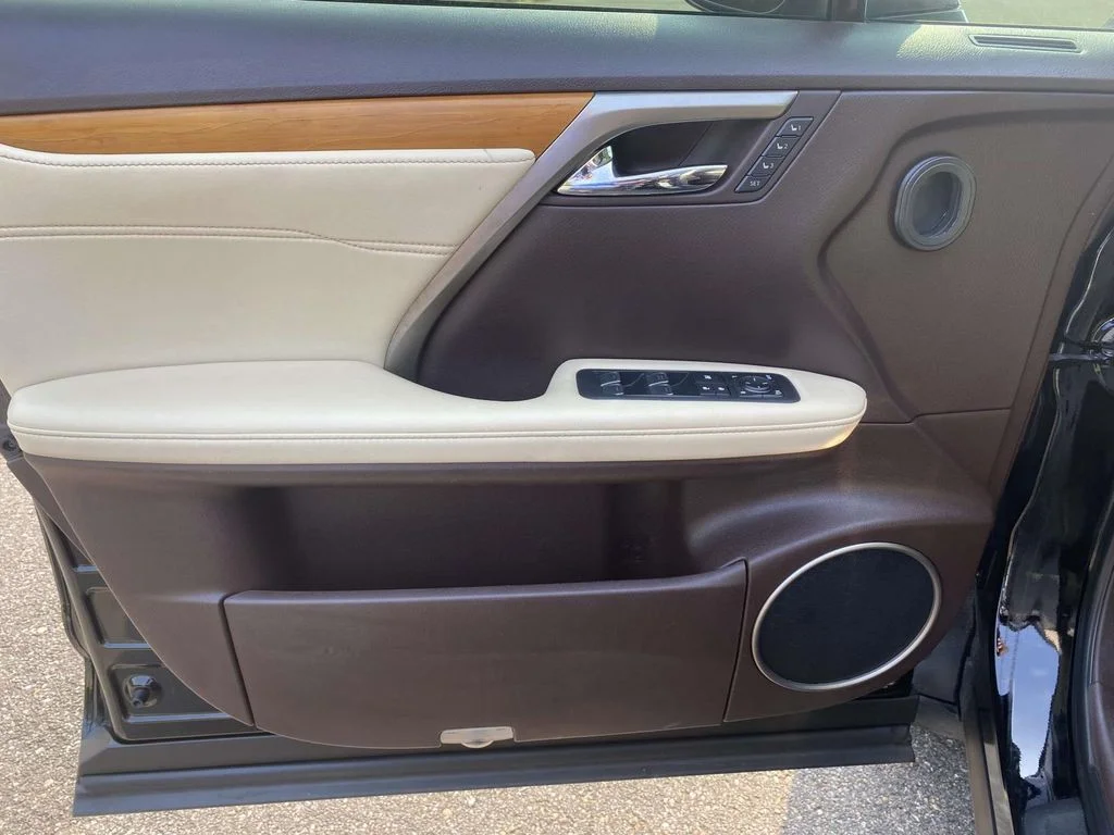 Used 2018 Obsidian Lexus Base image 15