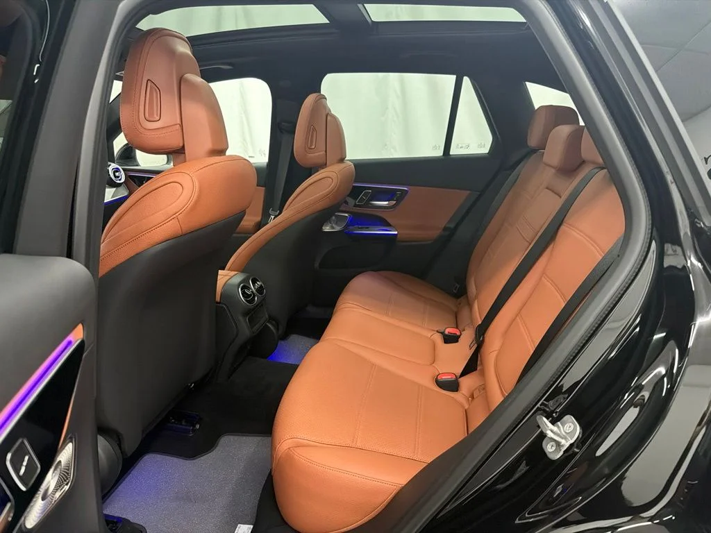 New 2027 Black Mercedes-Benz GLC 300 image 22