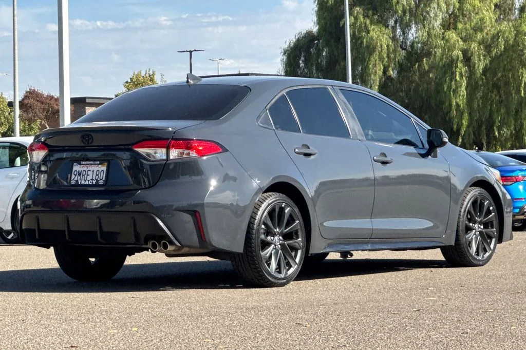 Used 2024  Toyota SE image 7