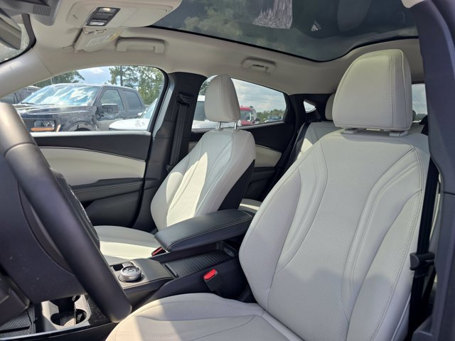 Used 2023 Space White Metallic Ford Premium image 26