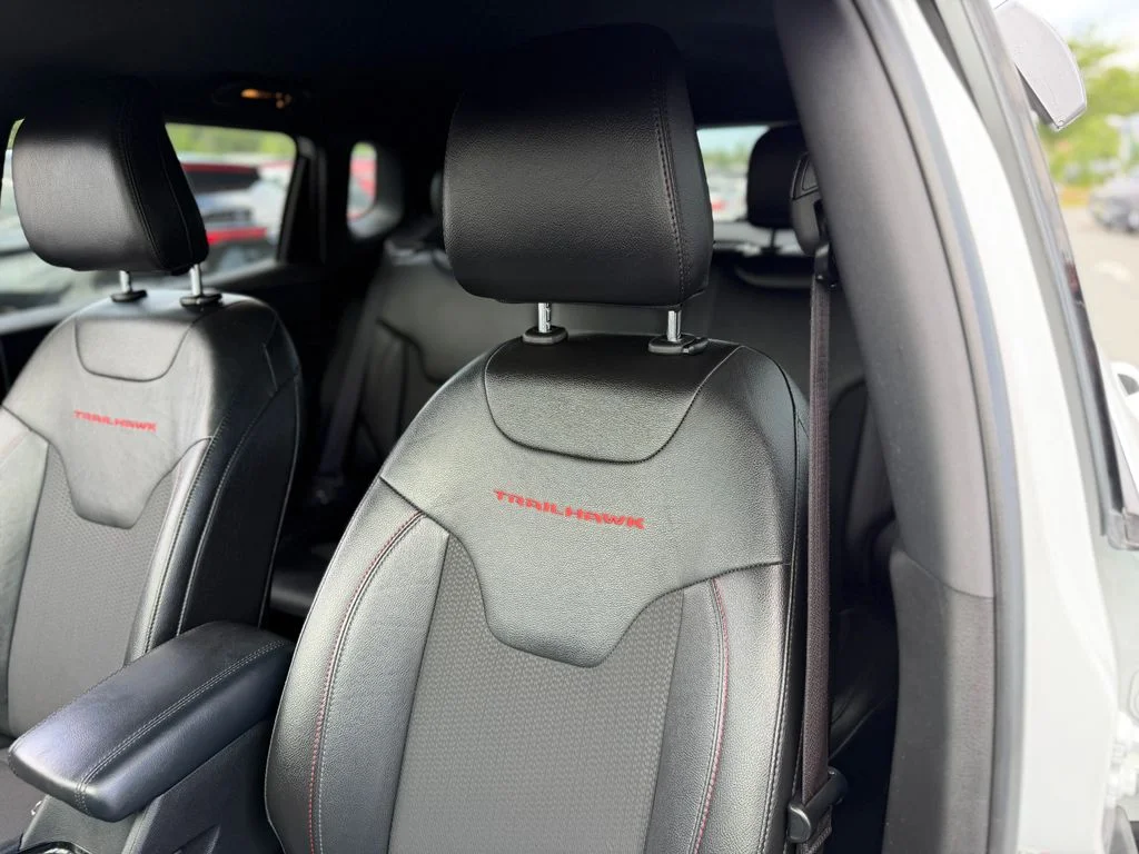 Used 2024 White Jeep Trailhawk image 9