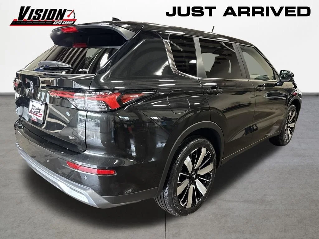 New 2026 Black Mitsubishi SE 1.5T S-AWC image 6