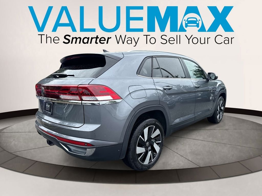 Used 2024  Volkswagen 2.0T SE w/Technology image 3