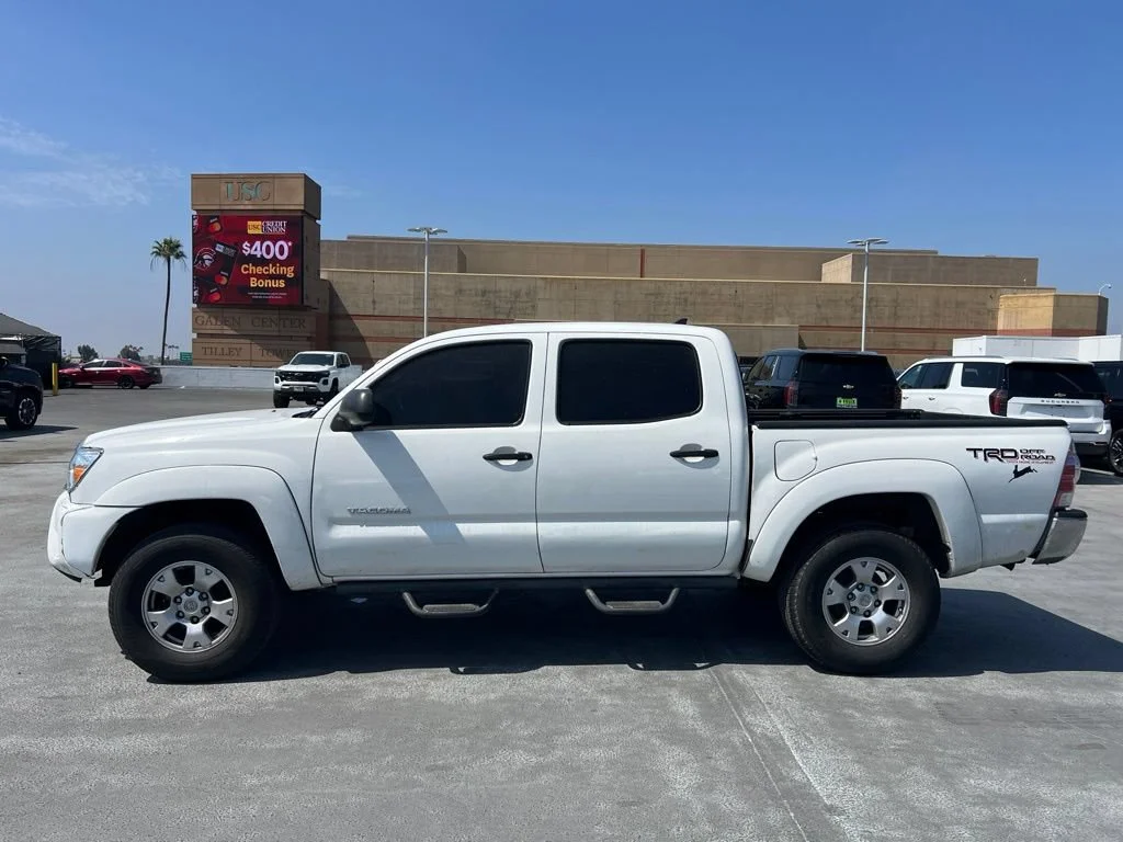 Used 2013  Toyota PreRunner image 8