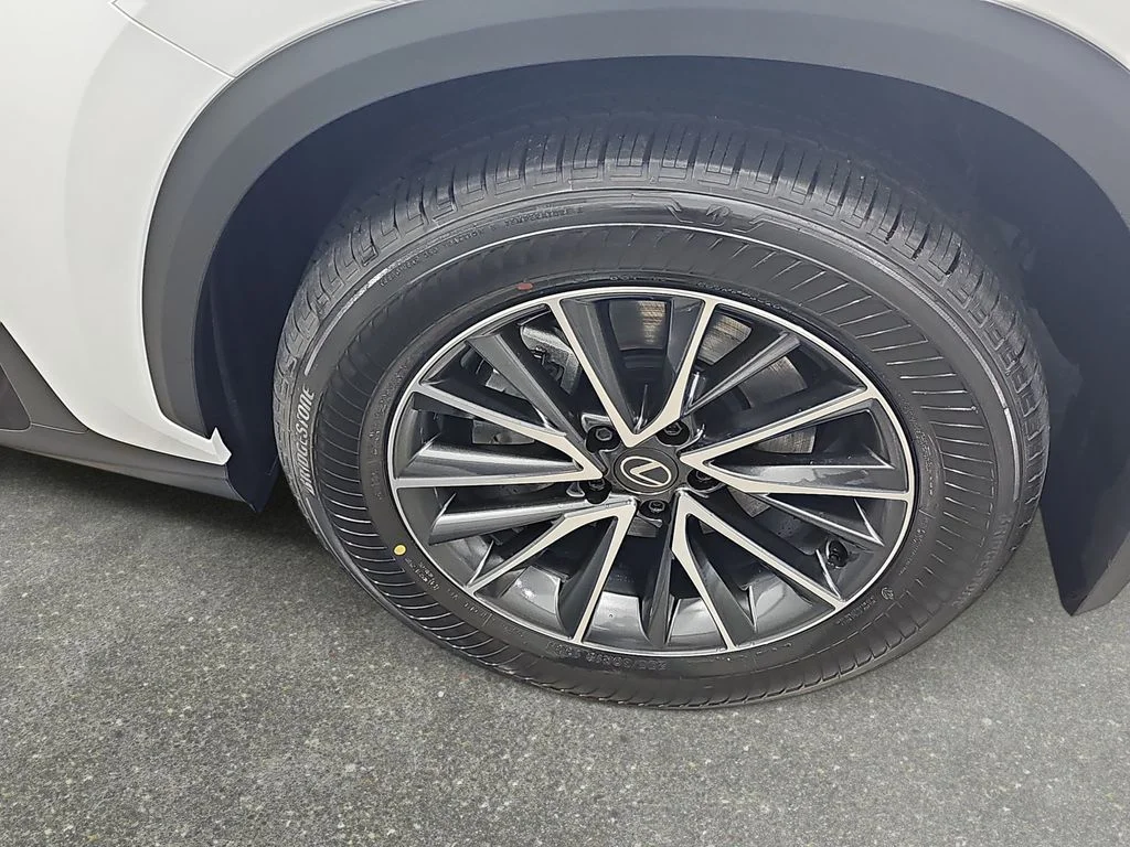 New 2026 Ultra White Lexus PREMIUM image 31