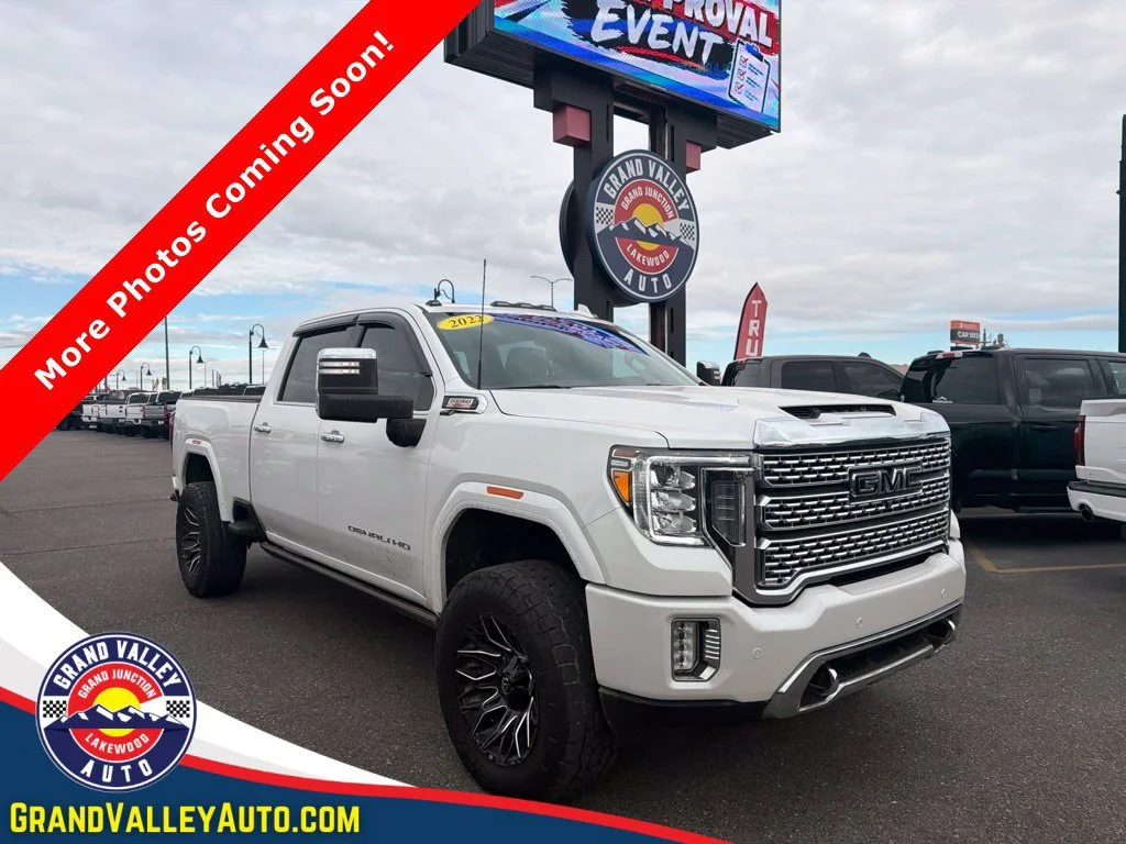 Used 2022 White GMC Denali image 1