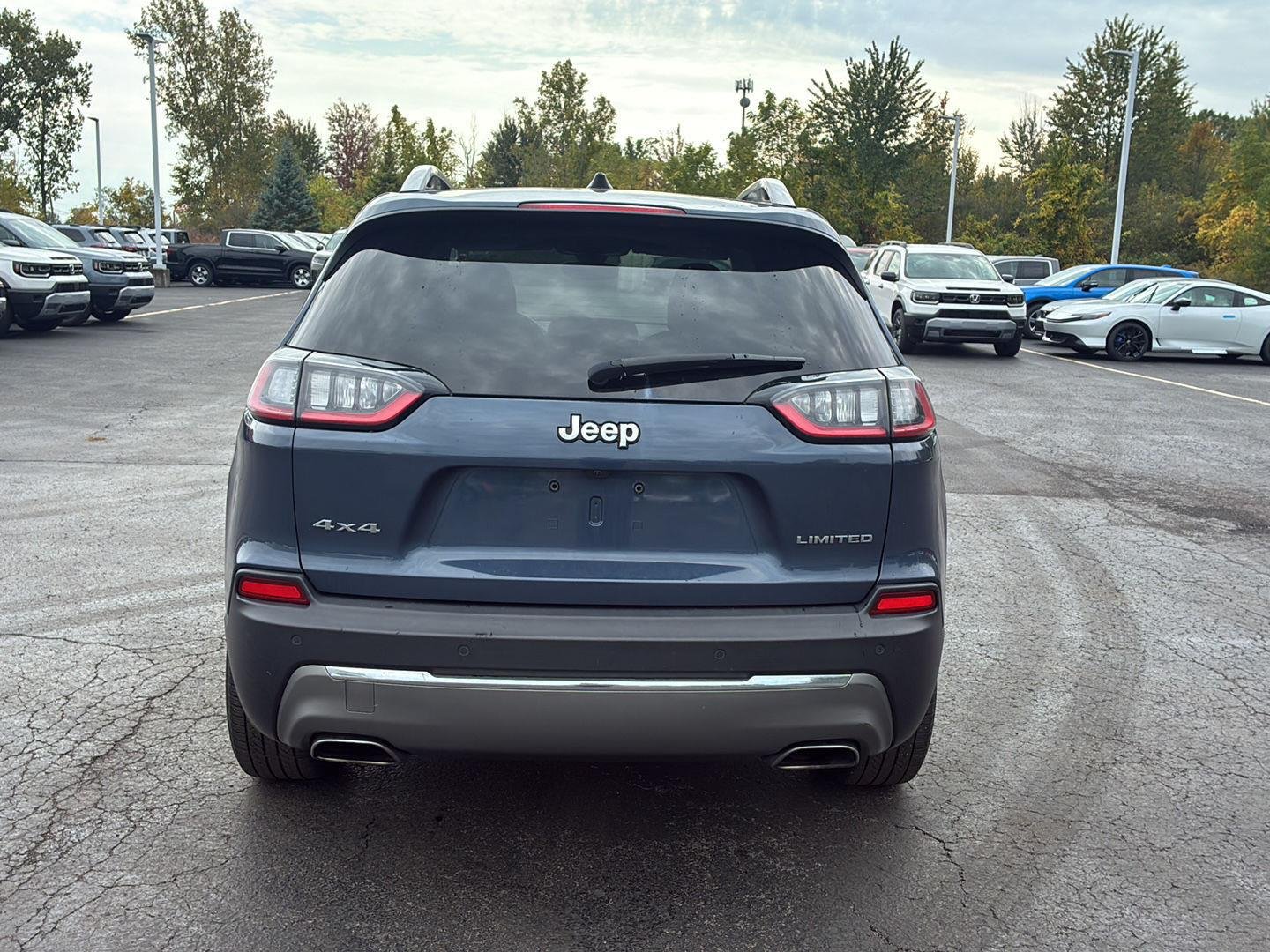 Used 2019 Blue Shade Pearlcoat Jeep Limited image 21