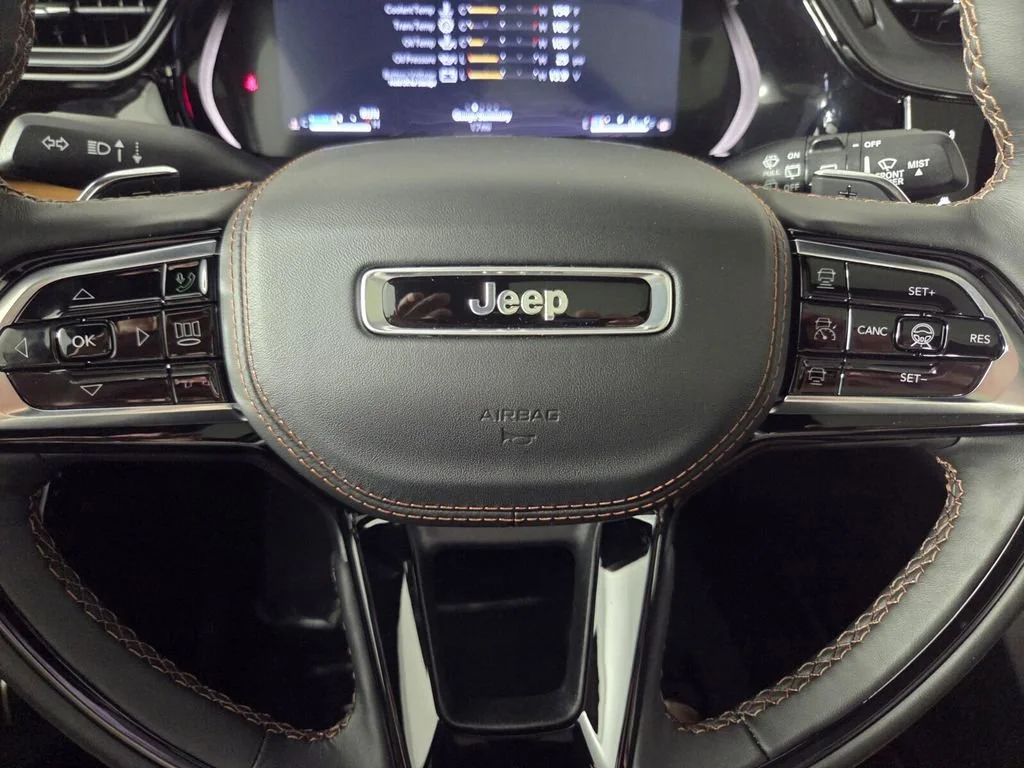 New 2026 Bright White Clear-Coat Exterior Paint Jeep Summit image 13