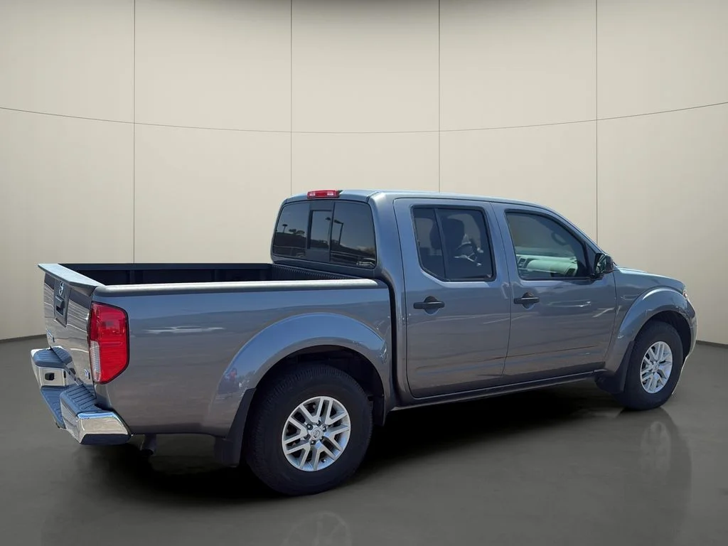 Used 2021 Gray Nissan SV image 7