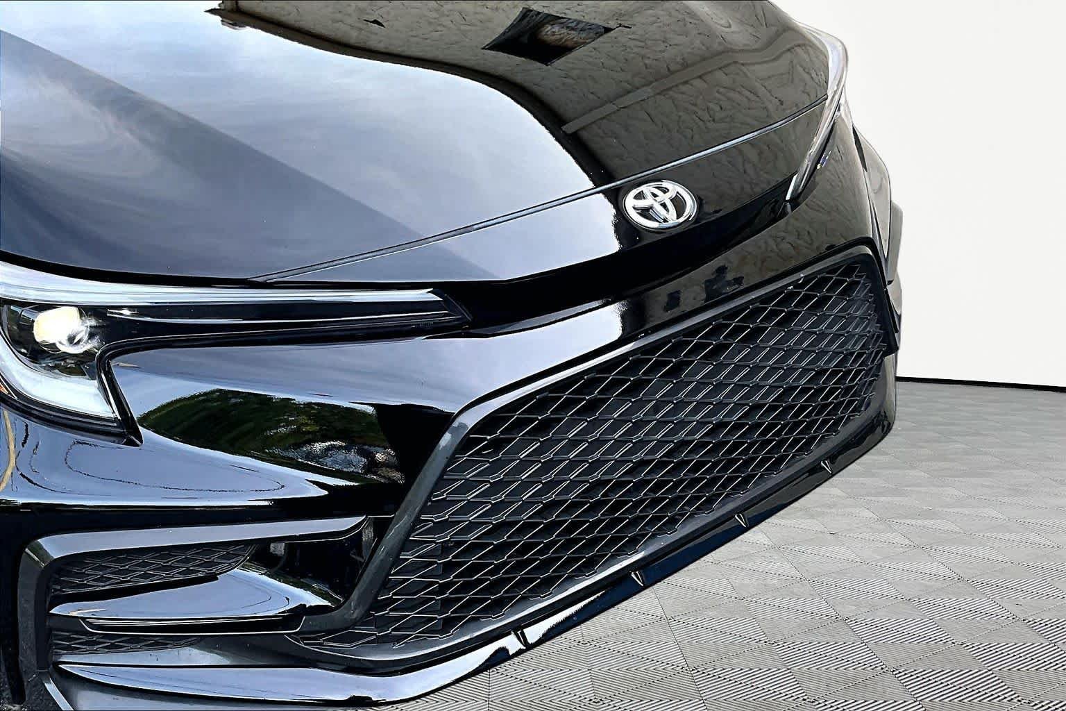 Used 2025 Midnight Black Metallic Toyota SE image 30