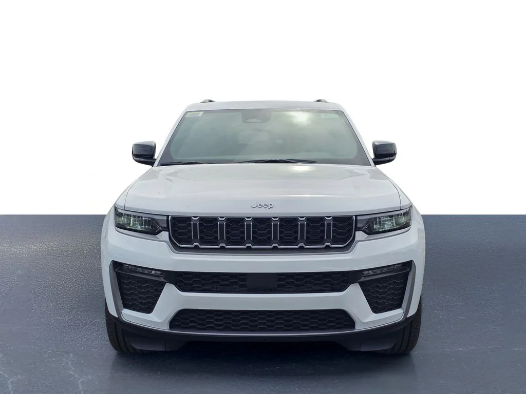 New 2026 Bright White Clear-Coat Exterior Paint Jeep Limited image 2