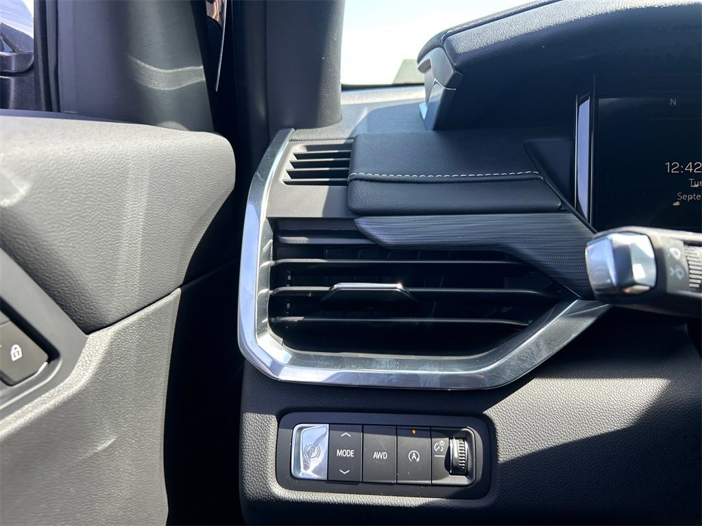 2026 GMC ACADIA - Image 17