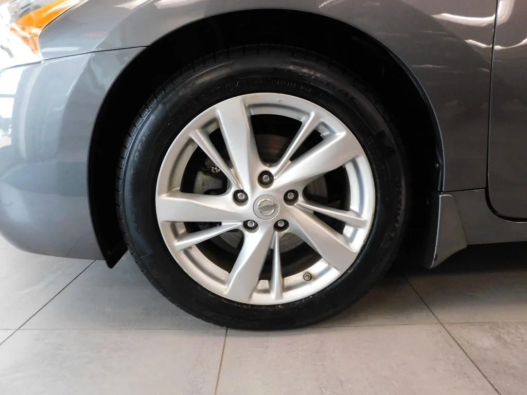 Used 2015 Gun Metallic Nissan 2.5 SL image 8