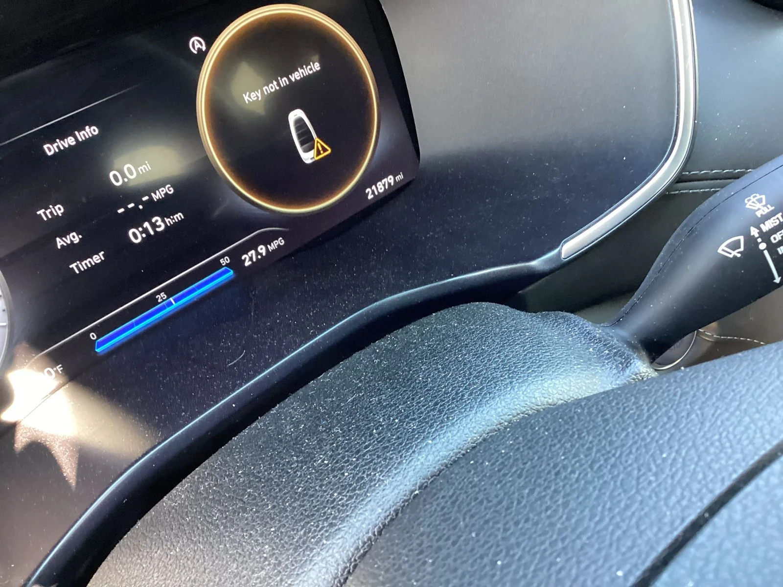 Certified Used 2023 Blue Hyundai SEL image 3