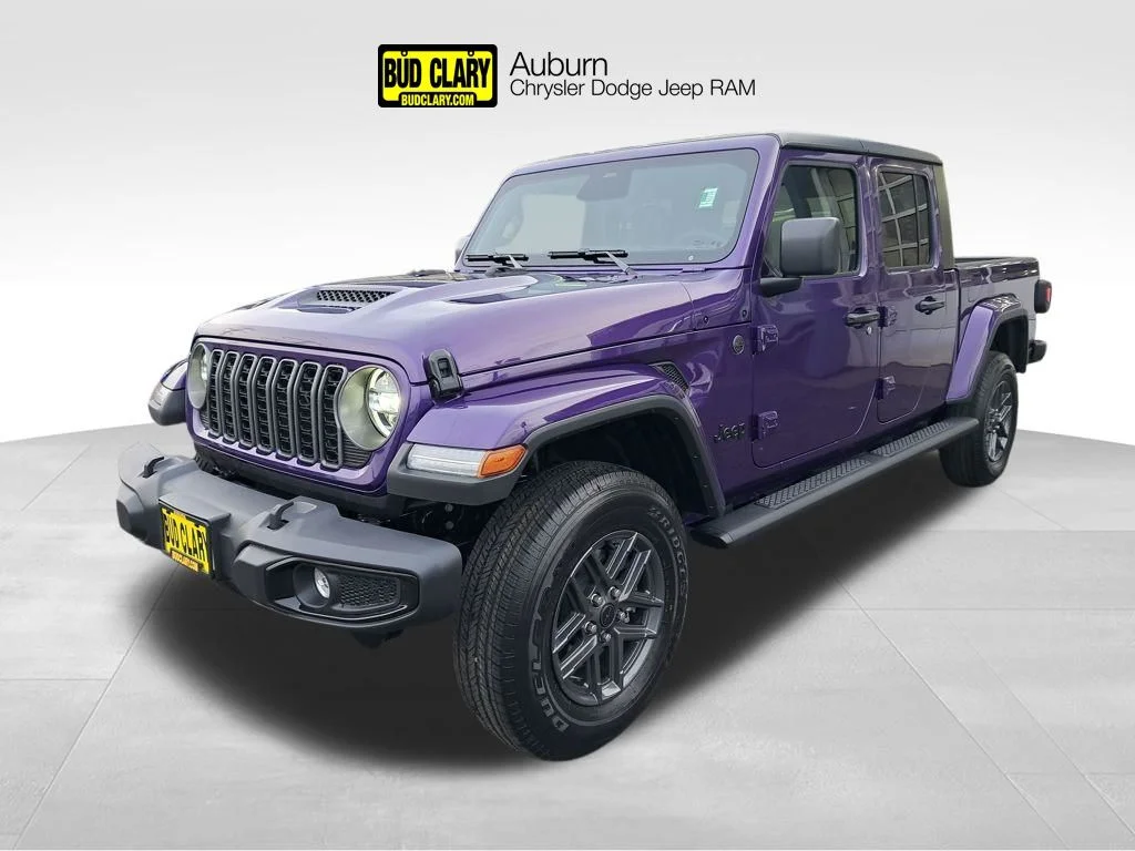2026 Jeep Gladiator Sport S Auto's photo