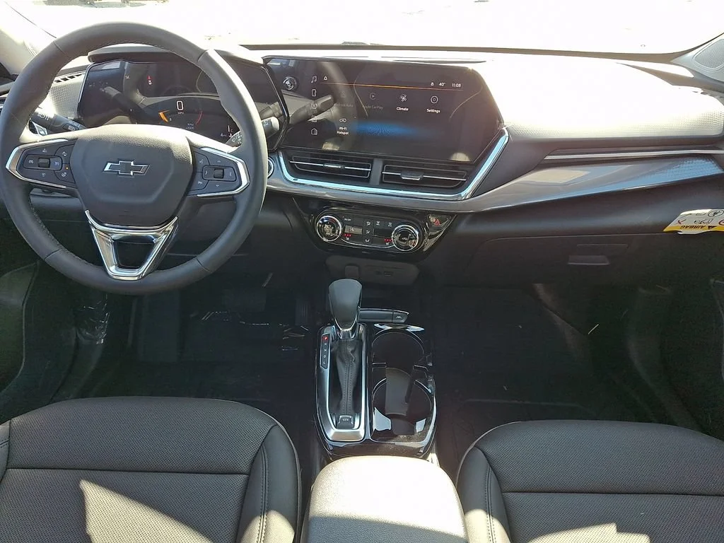 New 2026 Summit White Chevrolet ACTIV image 11