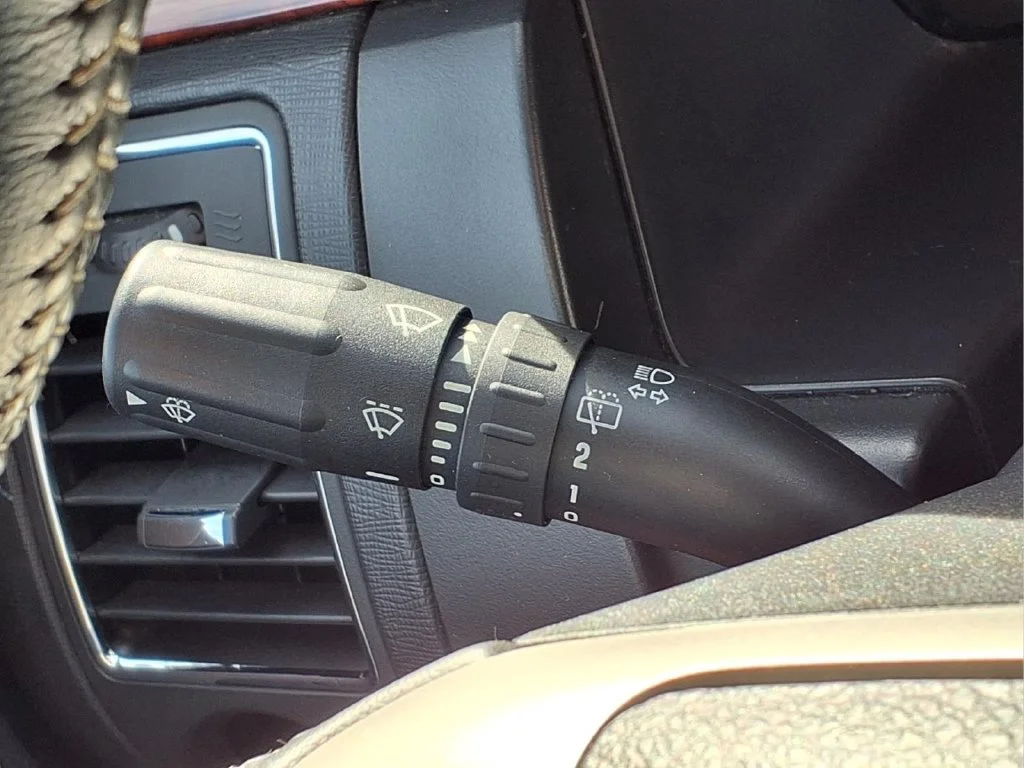 Used 2012 Gray Ford Limited image 17