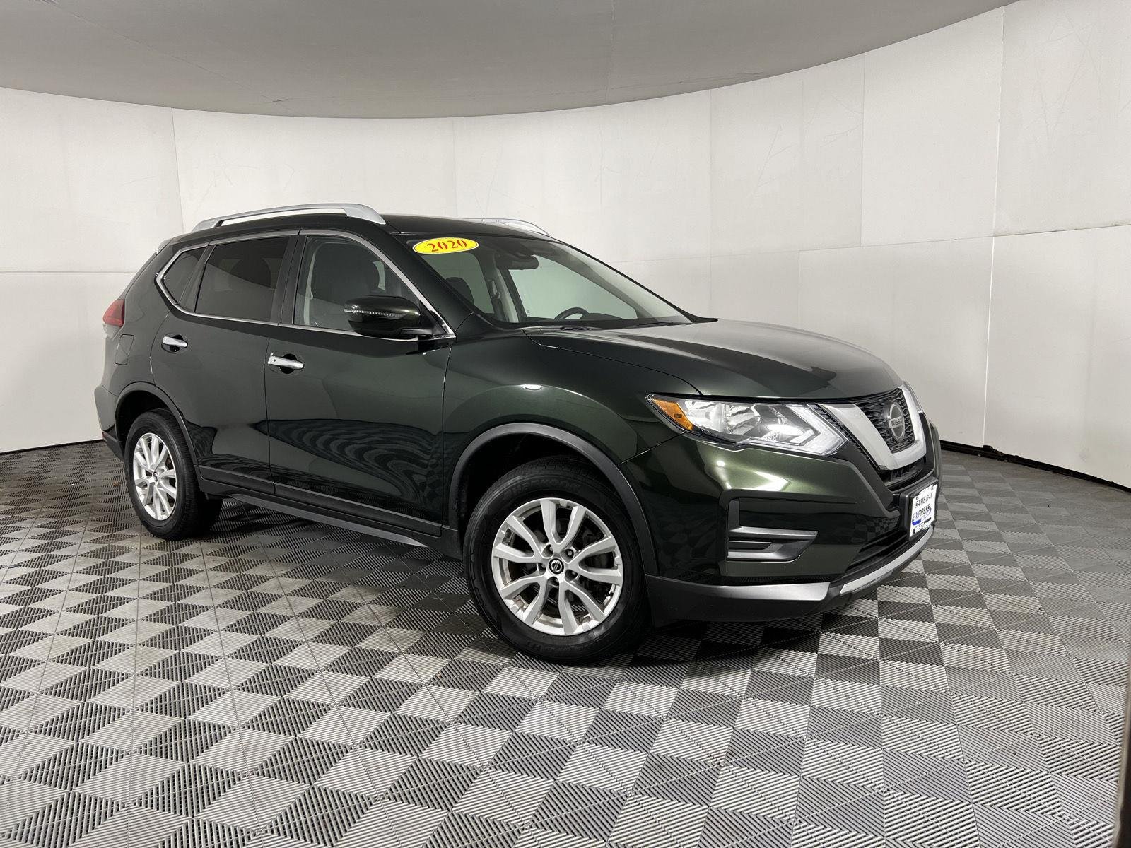 Used 2020 Midnight Pine Metallic Nissan SV image 37