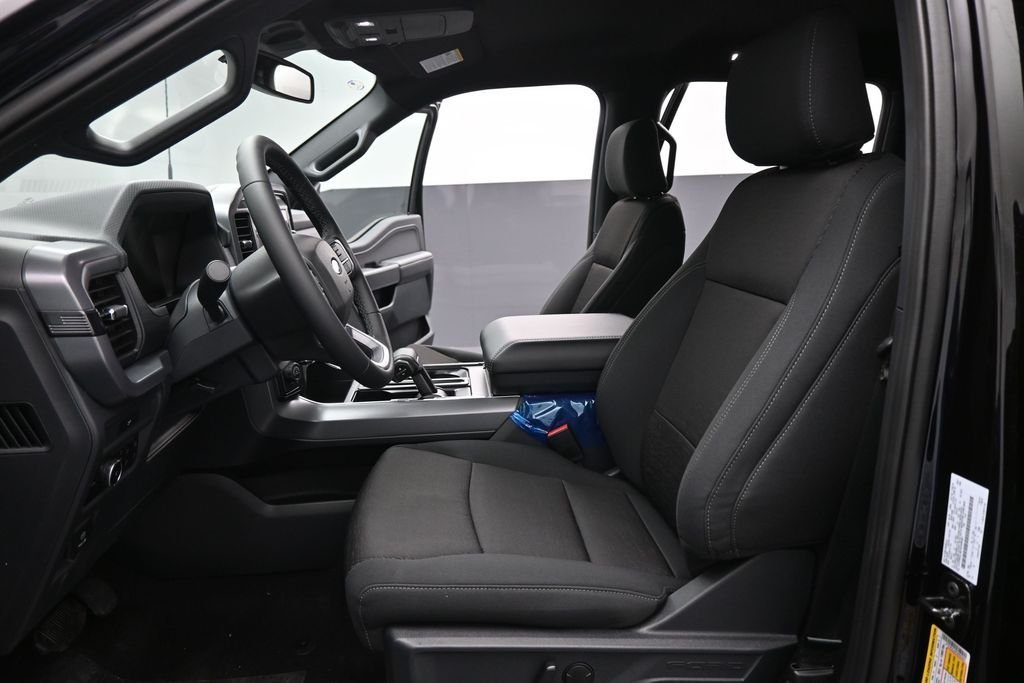 New 2026 Agate Black Metallic Ford XLT image 9