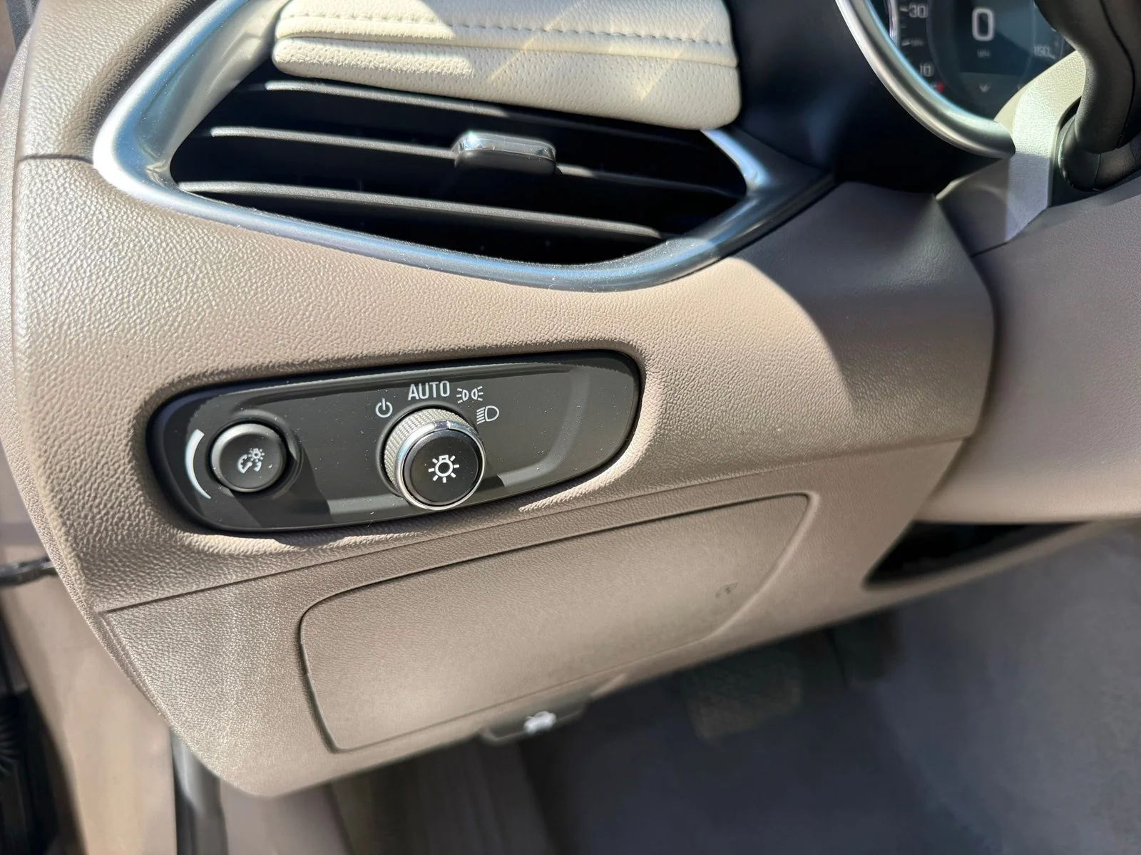 2024 Chevrolet Malibu 2LT - Photo 14
